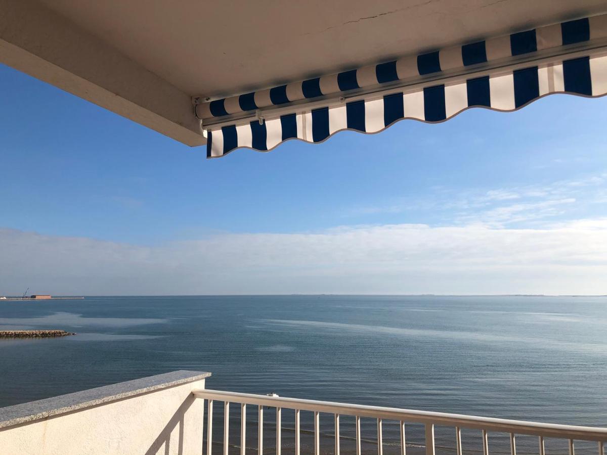 Apartamento En Primera Linea De Mar Sant Carlos de la Ràpita Екстериор снимка