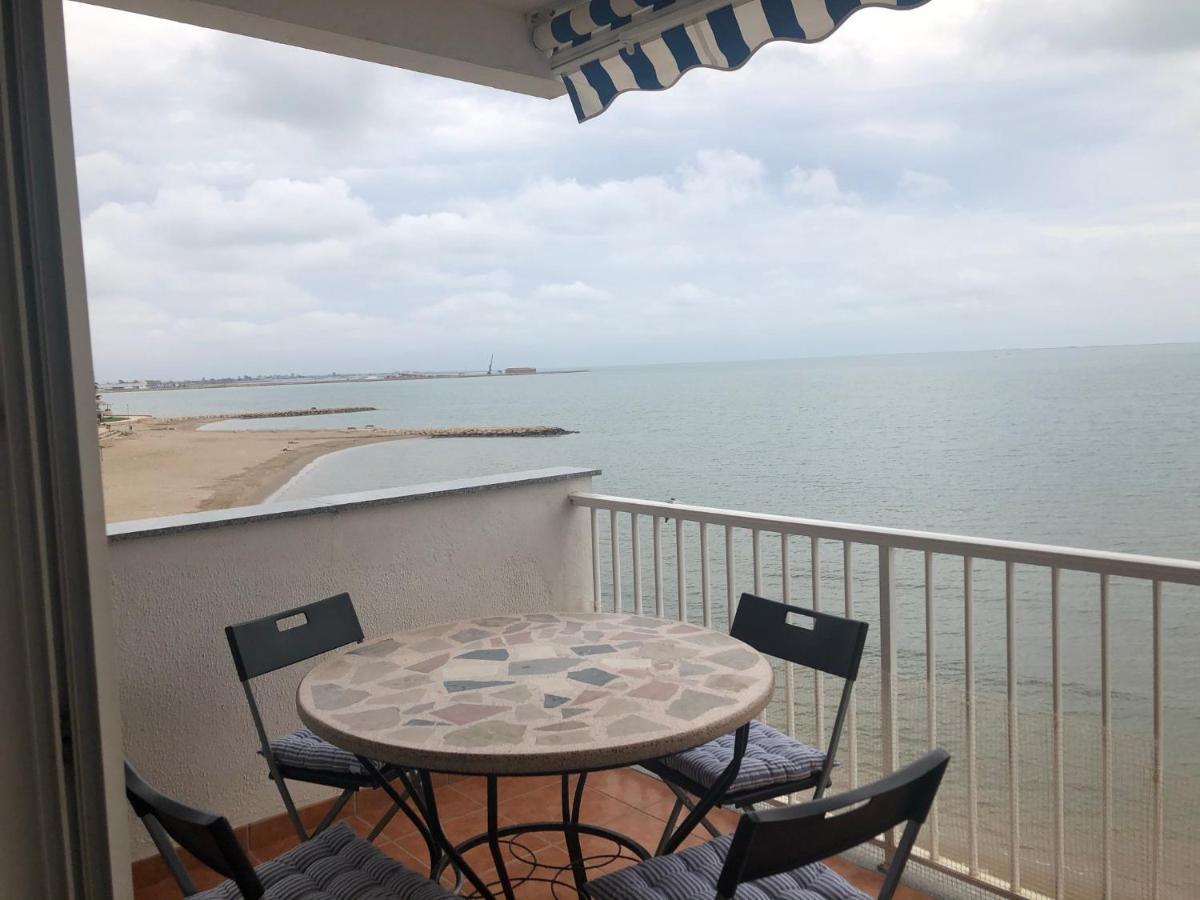 Apartamento En Primera Linea De Mar Sant Carlos de la Ràpita Екстериор снимка