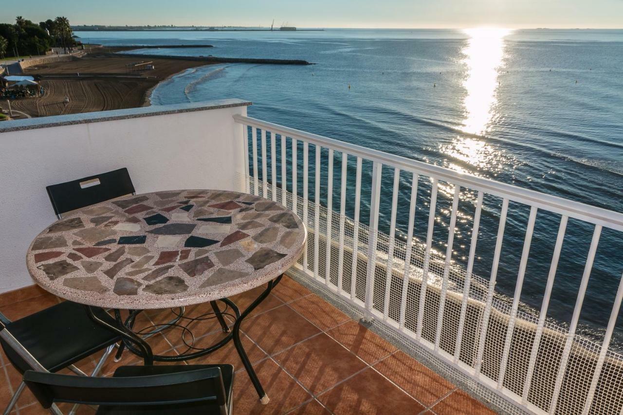 Apartamento En Primera Linea De Mar Sant Carlos de la Ràpita Екстериор снимка
